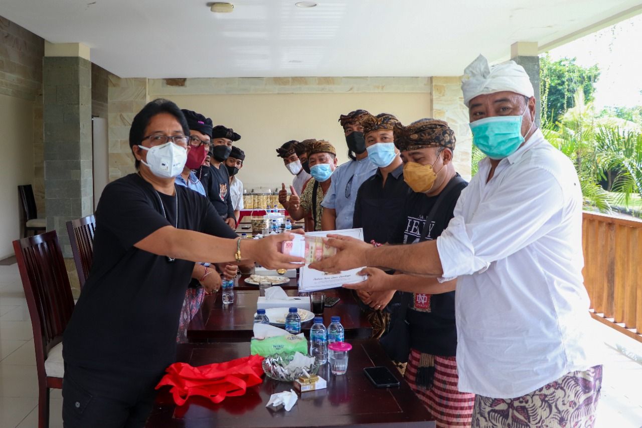 podiumnews.com-Paguyuban Seniman Bali Temui Bupati Giri Prasta Soal Upacara Pamlepeh Jagat